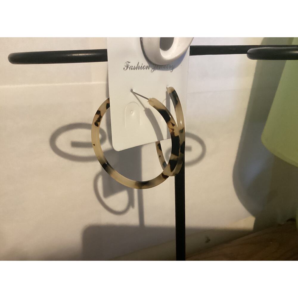 4395 NIP 2" Goldtone Tortoise Shell Gold Hoops Contemporary Drop Earrings Studs